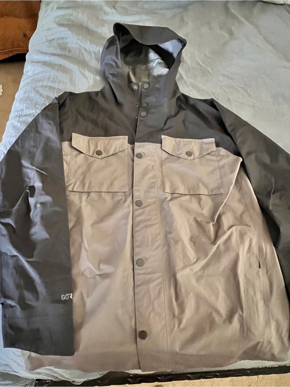 BURTON Two-Tone Gore-Tex Hooded Shacket - Black & Gray